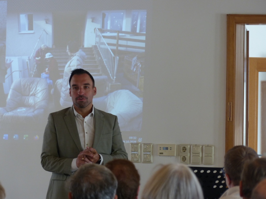 Bürgermeister Michael Werner bei der Einweihung des Jugendhauses