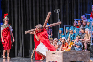 Jesus schlepp das Kreuz