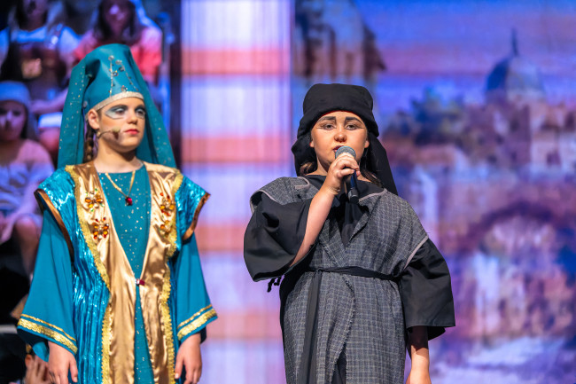 Judas bietet an, Jesus zu verraten