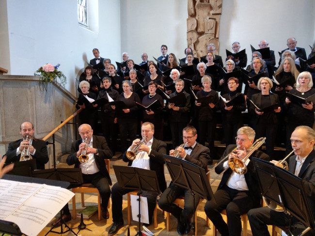 Kantorei und Posaunenchor beim Kantetangottesdienst